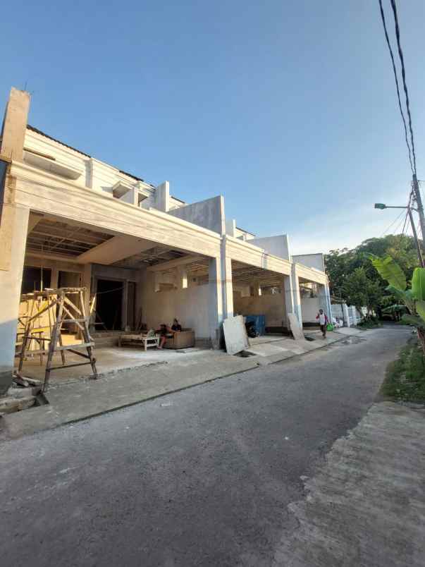 rumah baru dalam komplek pondok kelapa jaktim