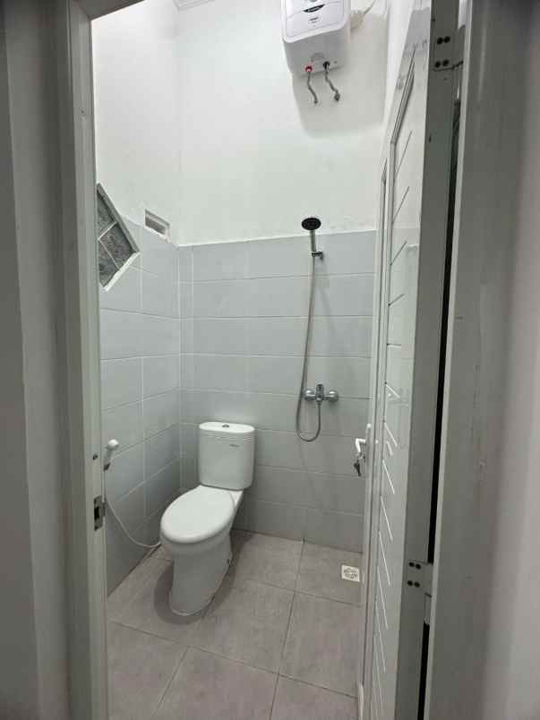 rumah baru dua lantai siap huni 3 km rs jih