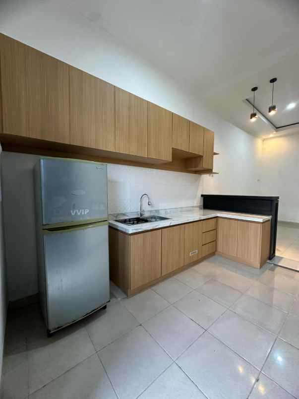 rumah baru dua lantai siap huni 3 km rs jih