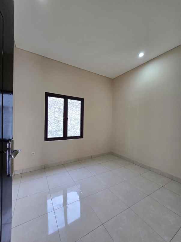 rumah baru renovasi di kayu putih tengah jaktim