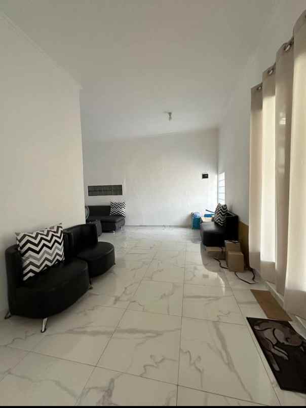 rumah baru shm jl rejosari tengah kota dekat dr cipto