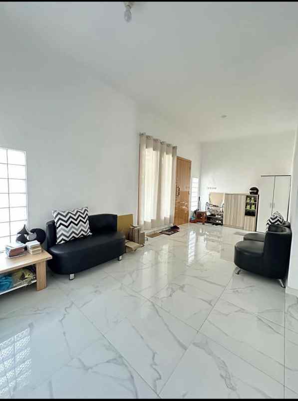 rumah baru shm jl rejosari tengah kota dekat dr cipto