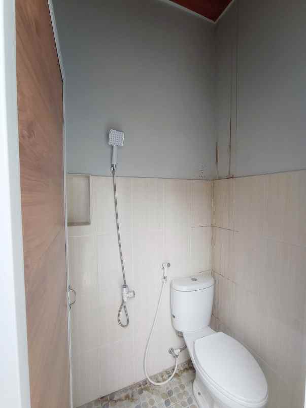 rumah baru siap huni murah di sambiroto timur jl tajem