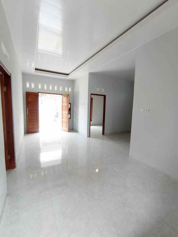 rumah baru siap huni murah di sambiroto timur jl tajem