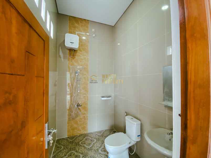 rumah besar 4 kamar di ngaglik siap huni harga nego