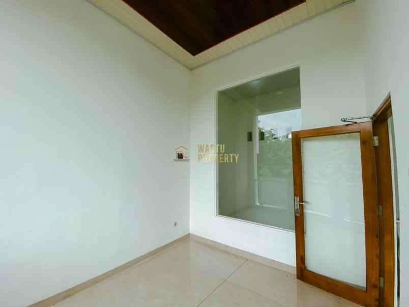 rumah besar 4 kamar di ngaglik siap huni harga nego