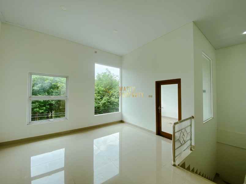 rumah besar 4 kamar di ngaglik siap huni harga nego