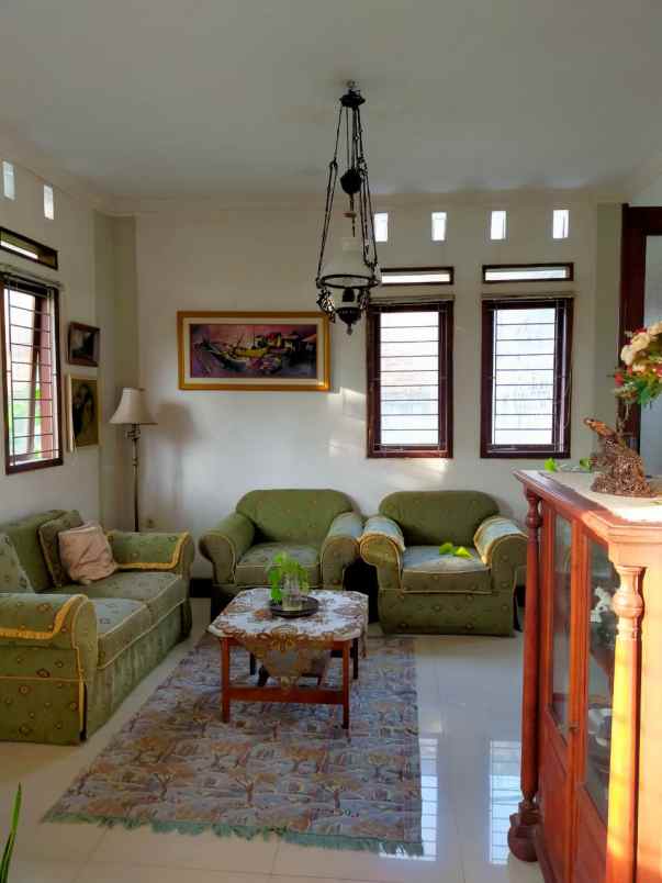 rumah ciwaruga gegerkalong hal luas ling asri nyaman