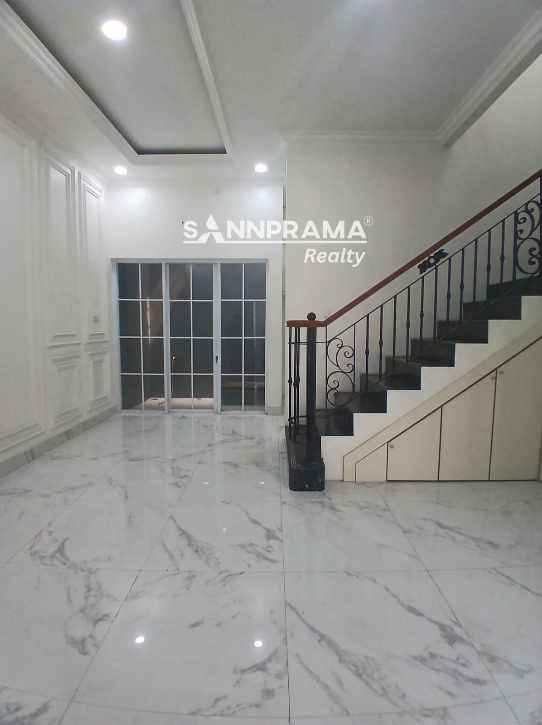 rumah cluster 2 lantai di cipedak jakarta selatan