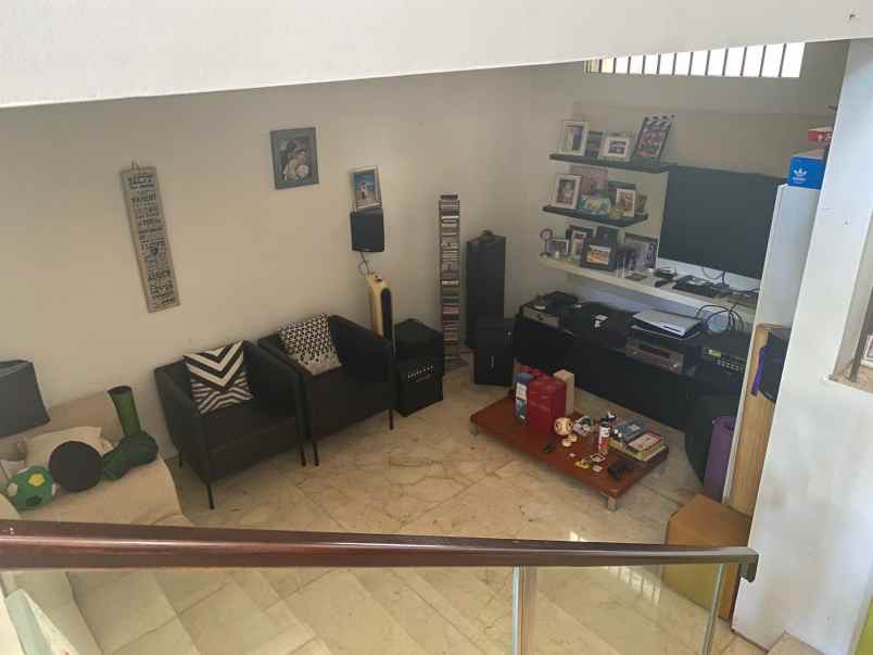 rumah dijual dalam townhouse di kemang jakarta selatan