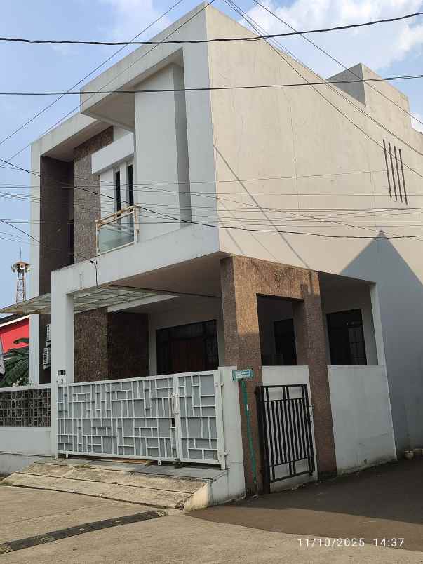 rumah dua lantai dijual bu pancoran mas depok