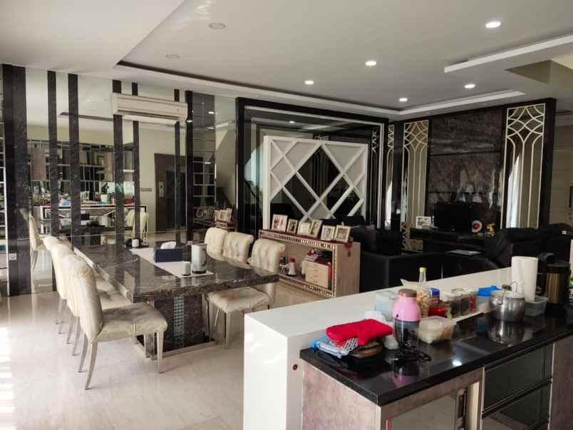 rumah emerald cove gading