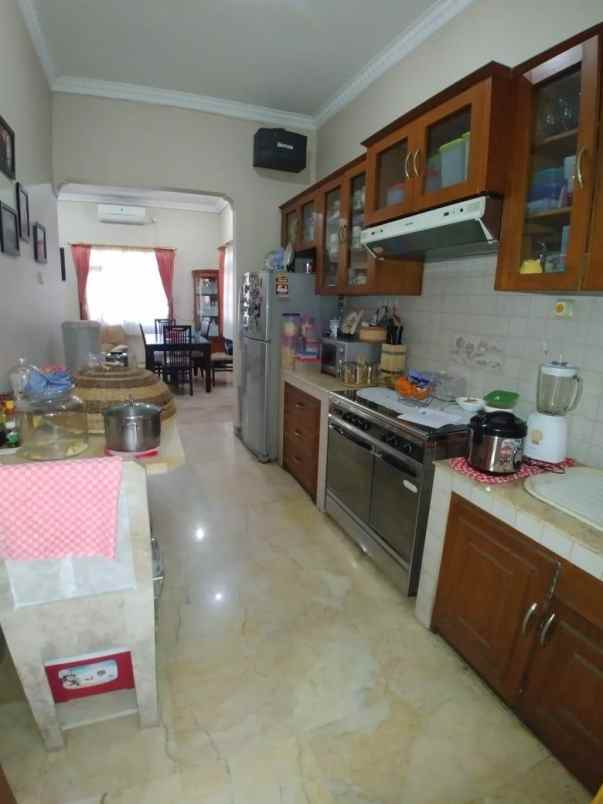 rumah hook di jln suryalaya buah batu bandung