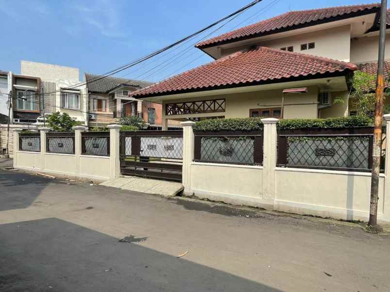 rumah hook di jln suryalaya buah batu bandung