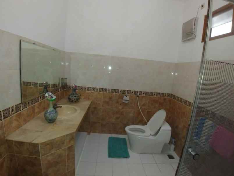 rumah hook di jln suryalaya buah batu bandung