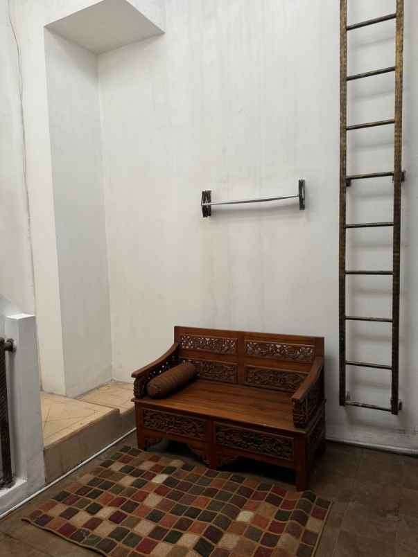 rumah hook elite premium di raffles hills cibubur