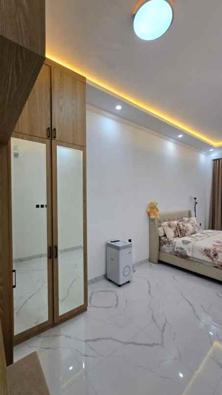 rumah hook taman pulo indah penggilingan jakarta timur