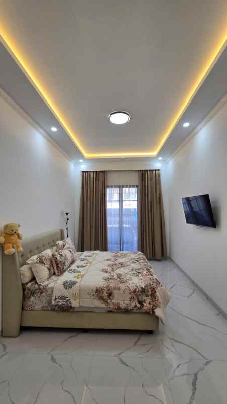 rumah hook taman pulo indah penggilingan jakarta timur