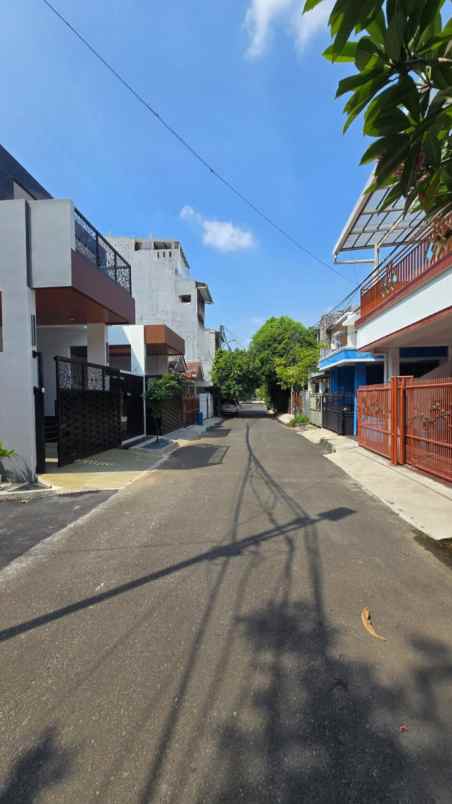 rumah hook taman pulo indah penggilingan jakarta timur