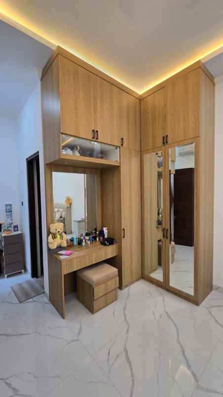 rumah hook taman pulo indah penggilingan jakarta timur