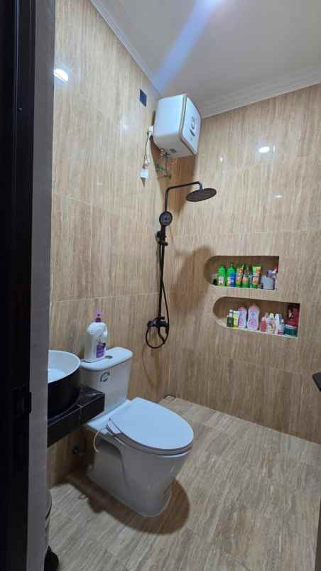 rumah hook taman pulo indah penggilingan jakarta timur