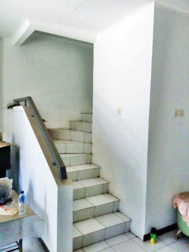 rumah hunian unfurnised di taman palem lestari