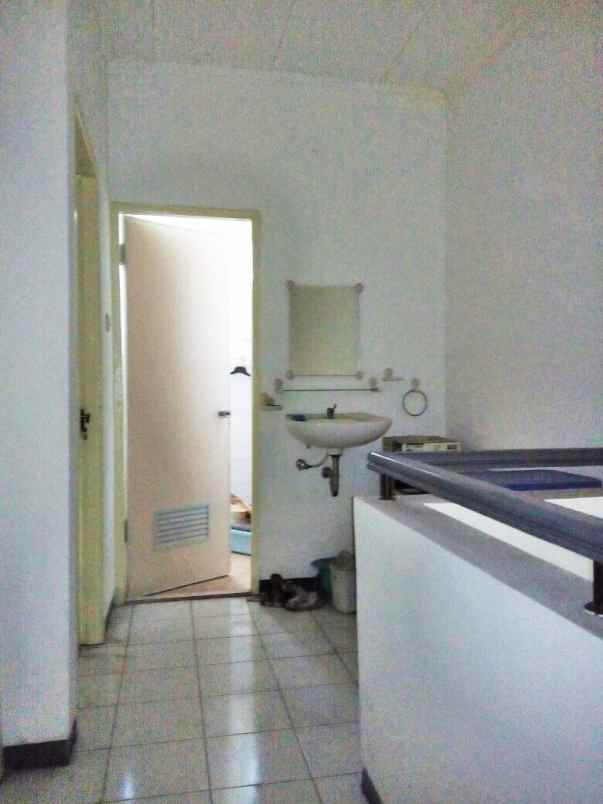 rumah hunian unfurnised di taman palem lestari