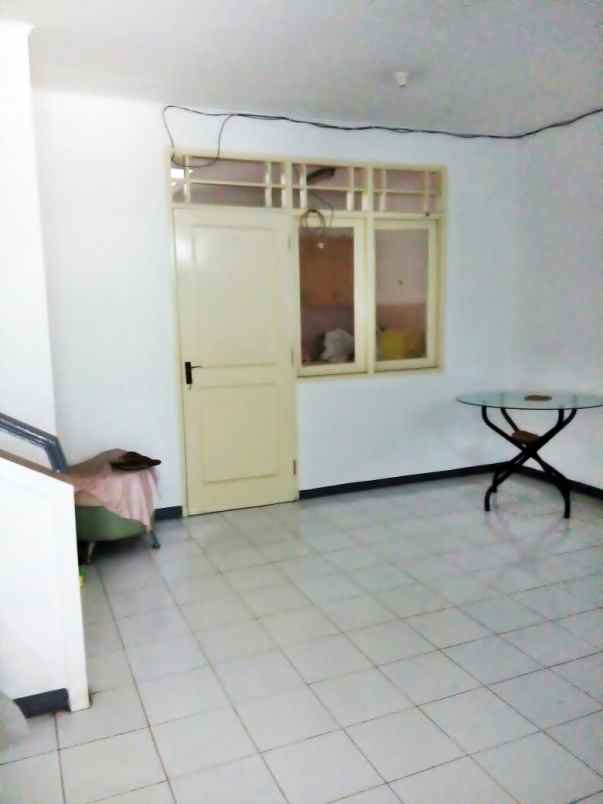 rumah hunian unfurnised di taman palem lestari