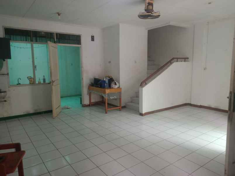 rumah hunian unfurnised di taman palem lestari