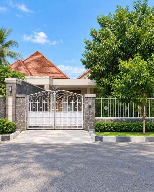 rumah jalan doho strategis