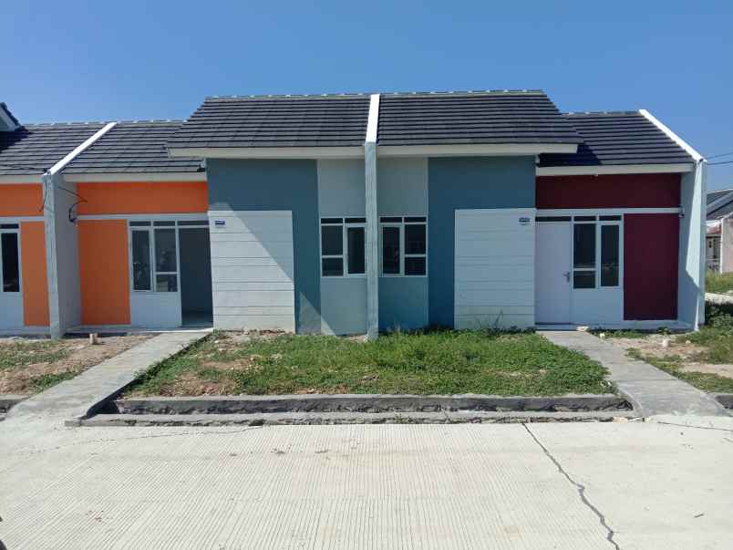 rumah jalan raya pasar muara