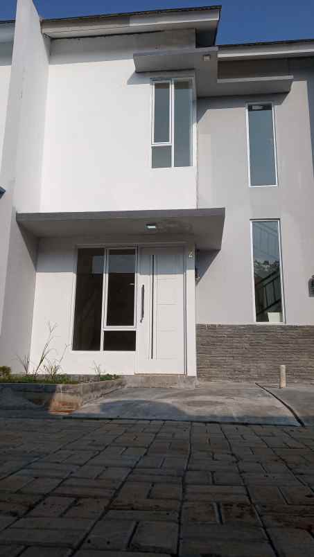 rumah jl baru luk serpong