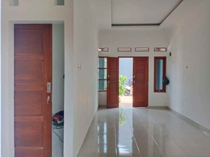 rumah jl raya sawangan rangkpan