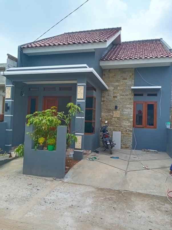 rumah jl raya sawangan rangkpan