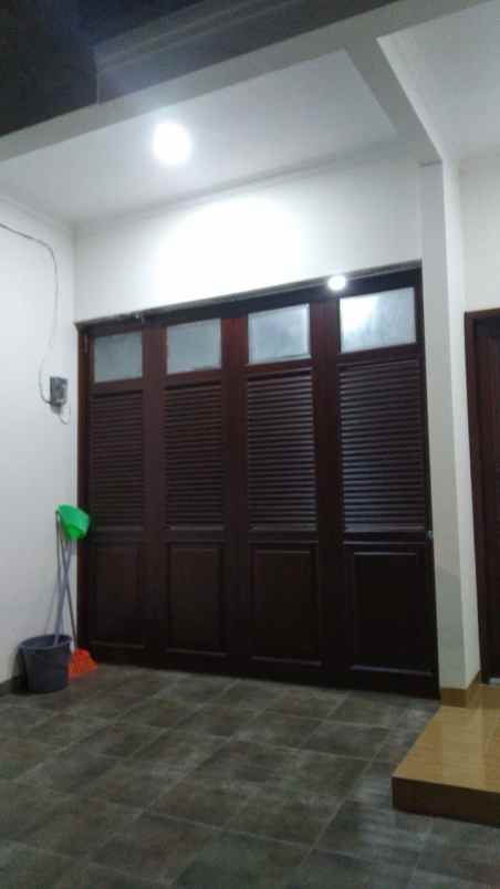 rumah jln raya kedoya