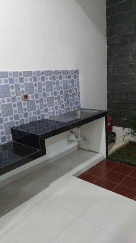 rumah jln raya kedoya