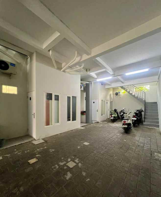 rumah kost produktif 3 lantai sambikerep surabaya