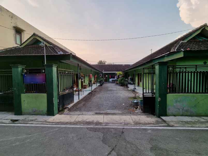 rumah kost terawat kadipiro dekat kampus unisri