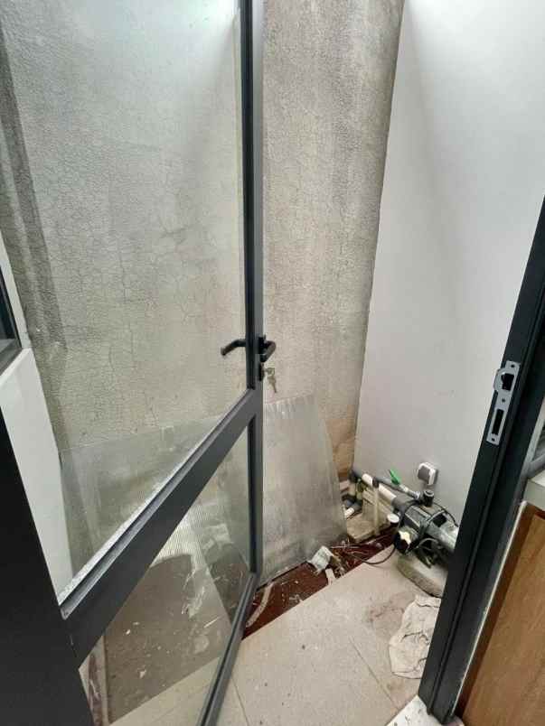 rumah kpr syariah 2 lantai strategis akses 2 mobil