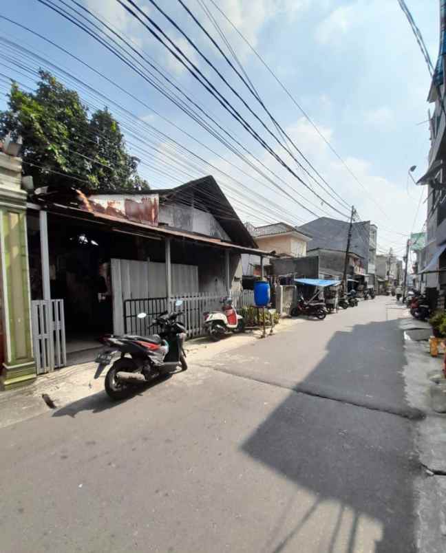rumah lama hitung tanah di utan kayu jaktim