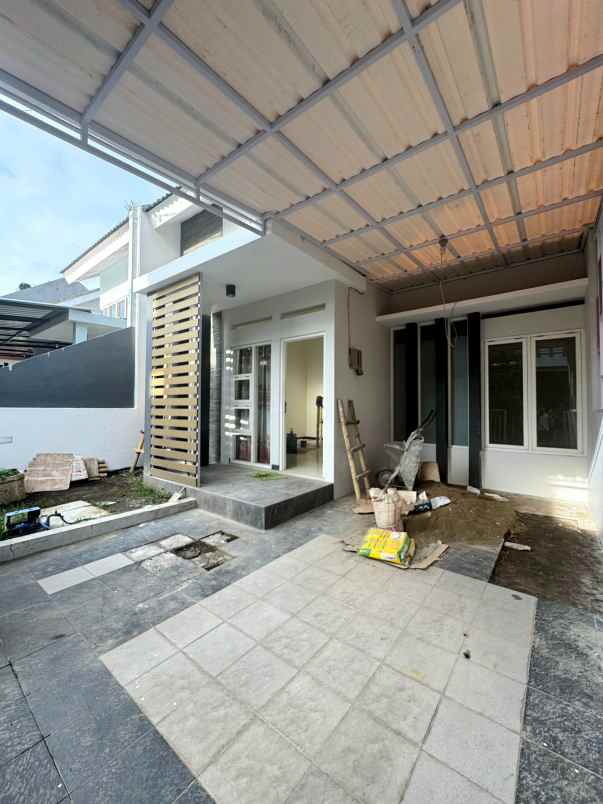 rumah like new minimalis lokasi kendalsari suhat