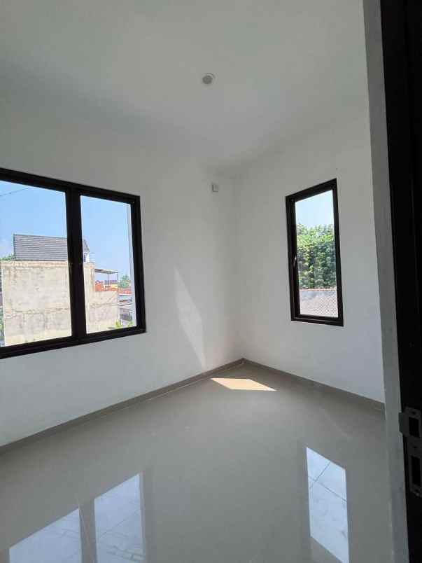 rumah lokasi premium 9 menit dari lrt harjamukti