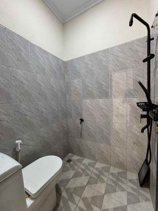 rumah luxury 2 lantai dekat jakarta selatan
