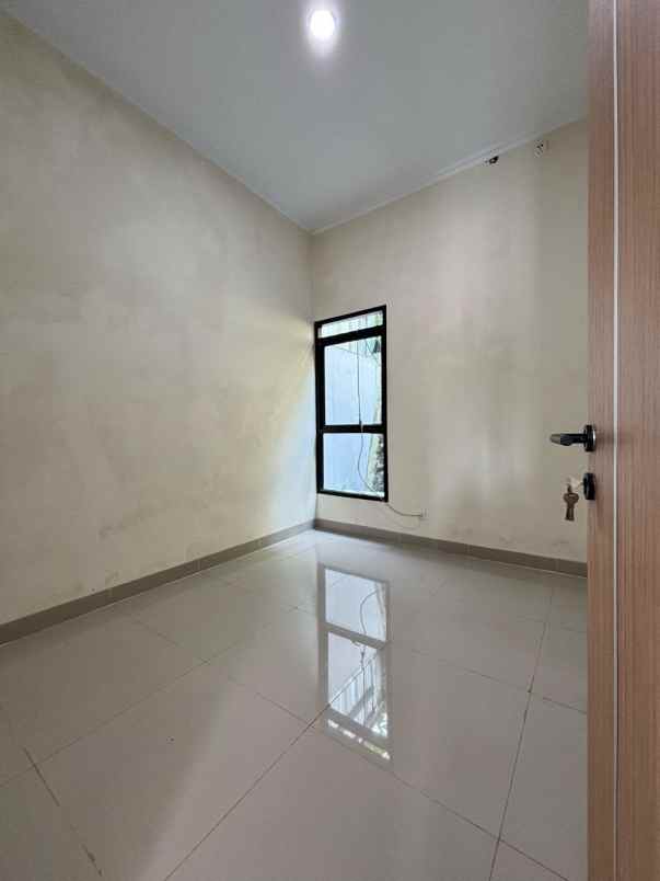 rumah luxury 2 lantai dekat jakarta selatan