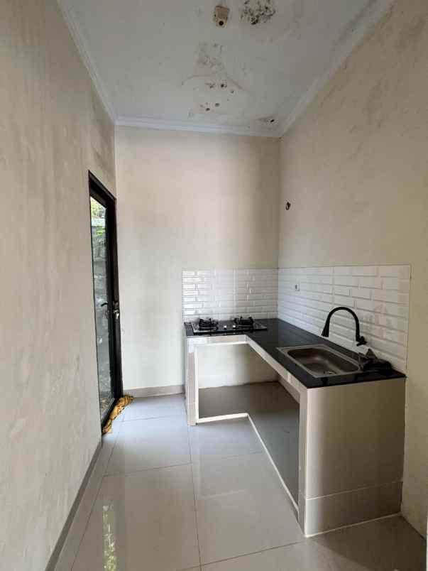 rumah luxury 2 lantai dekat jakarta selatan