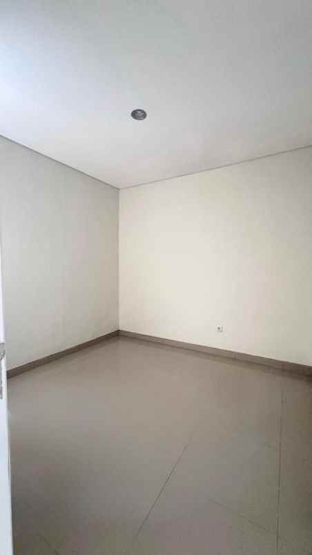 rumah manyar tirtoyoso selatan
