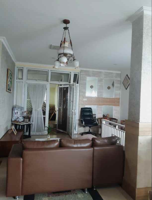 rumah meruyung limo depok