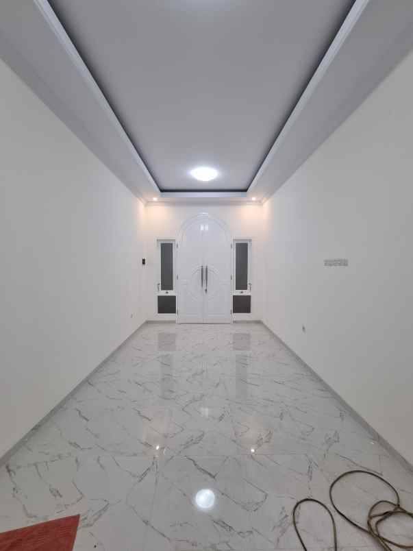 rumah mewah 2 lantai dalam cluster di mampang depok