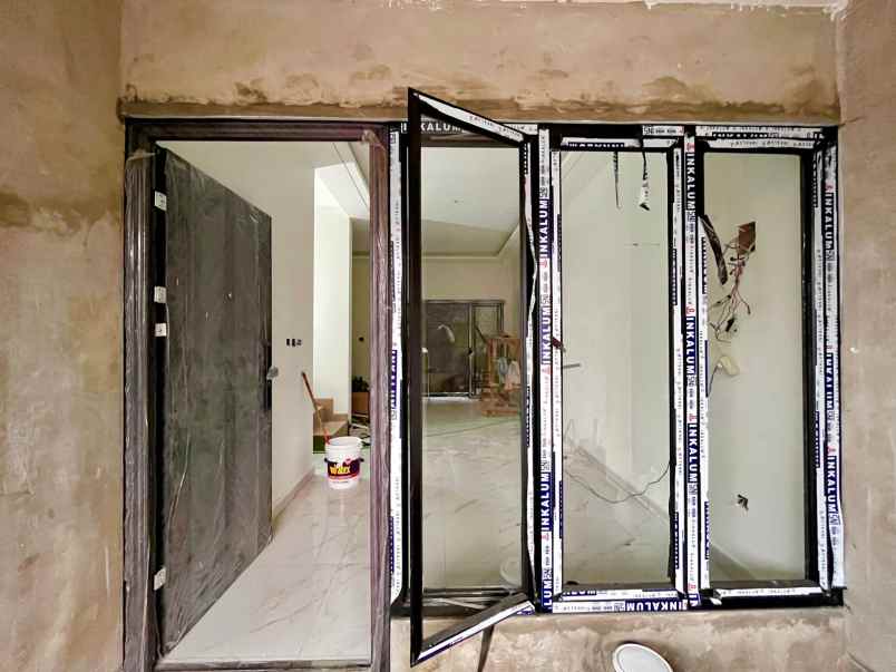 rumah mewah 2 lantai dekat terminal condong catur