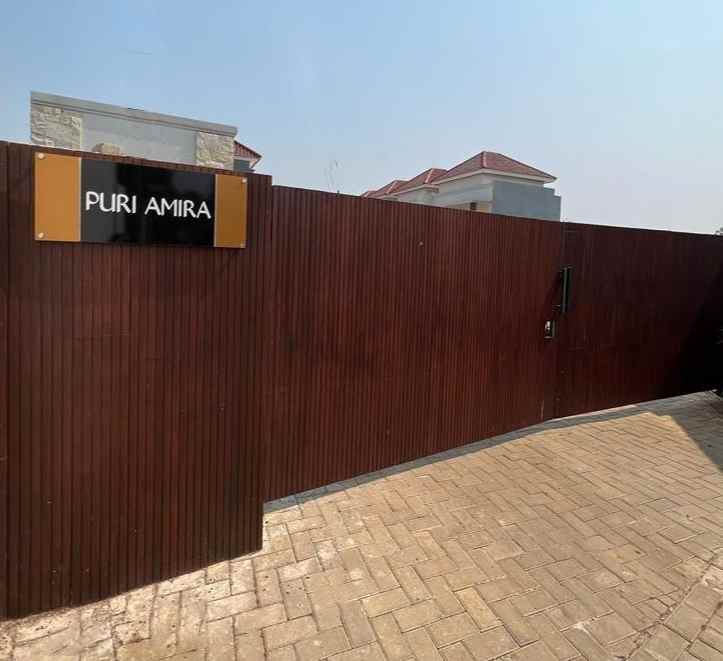 rumah mewah dekat pintu tol di puri amira depok